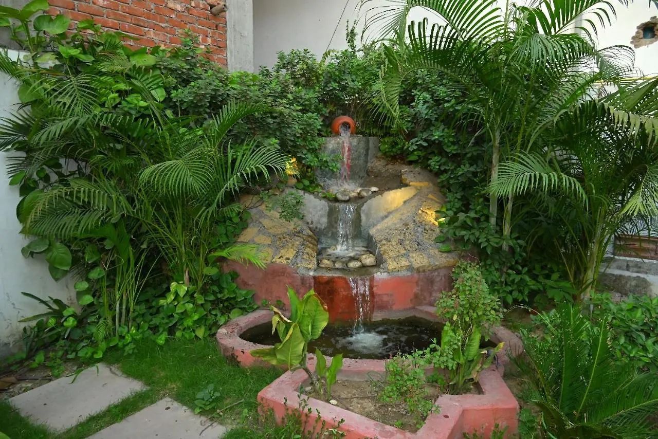 Srijan Home Stay فاراناسي منزل للإقامة